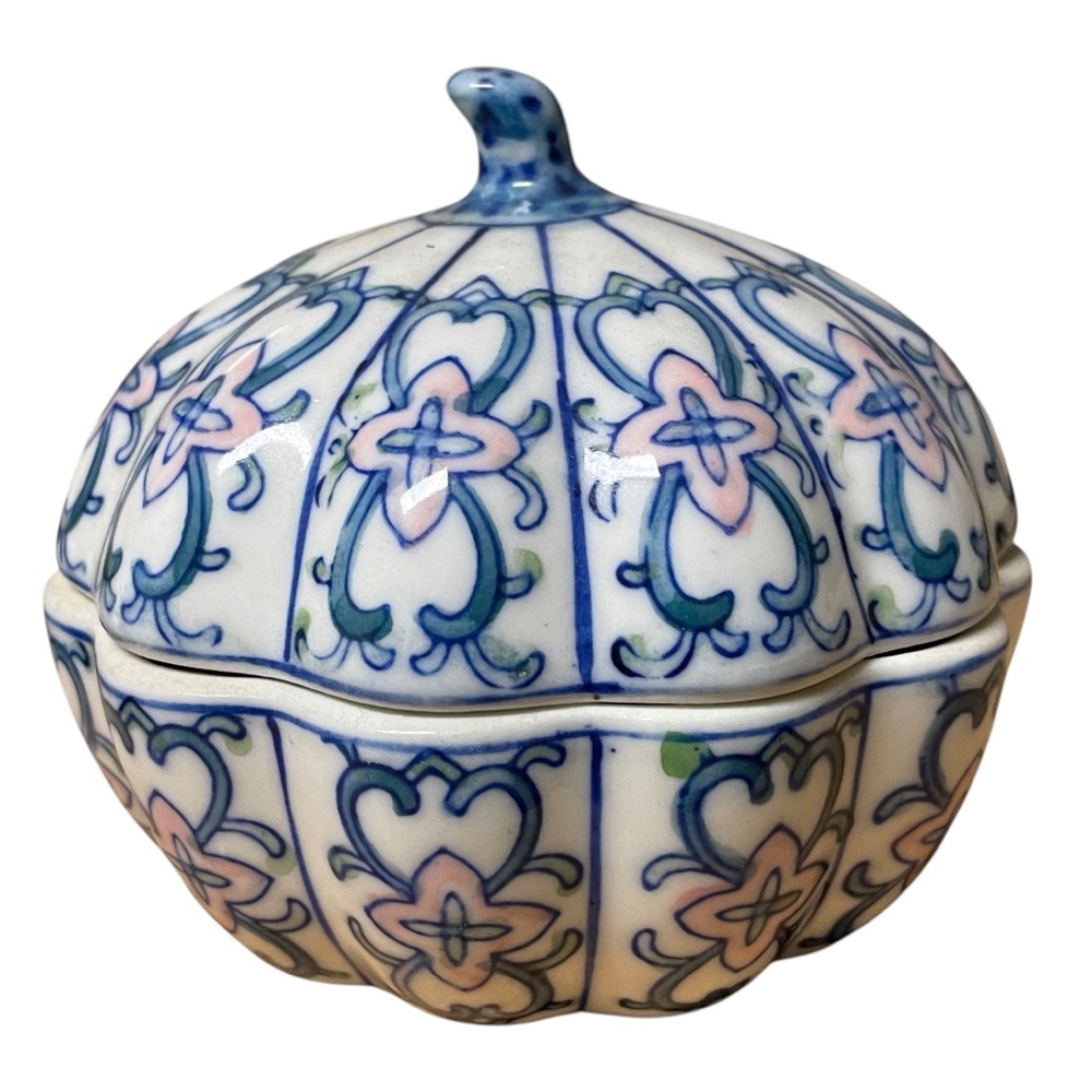 Ceramic lidded pumpkin shaped bowl blue white with pink accents Made in China